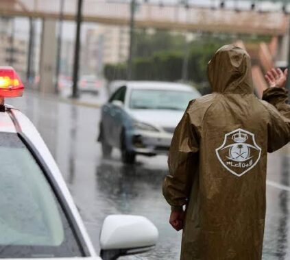 Saudi Civil Defence Warns of Flash Floods as Storms sweep Through the Kingdom