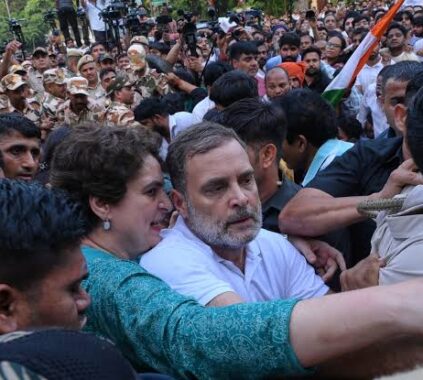 Indian Rebel Leader Rahul Gandhi Held over Protesting Poll Chief